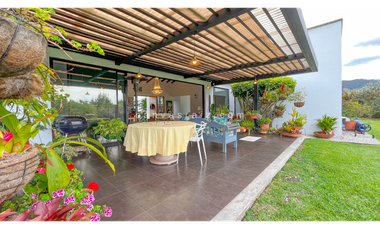 Casa Campestre con Piscina Vía San Antonio - La Ceja