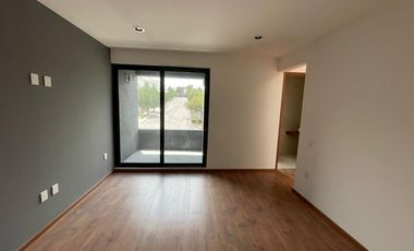CASA CON ALBERCA AMUEBLADA O SIN AMUEBLAR EN CLUB DE GOLF SLP