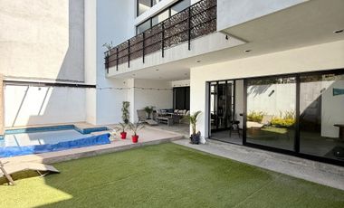 CASA CON ALBERCA AMUEBLADA O SIN AMUEBLAR EN CLUB DE GOLF SLP