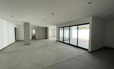 CASA CON ALBERCA AMUEBLADA O SIN AMUEBLAR EN CLUB DE GOLF SLP