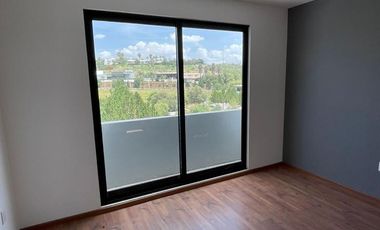 CASA CON ALBERCA AMUEBLADA O SIN AMUEBLAR EN CLUB DE GOLF SLP