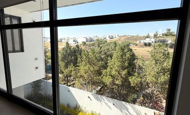 CASA CON ALBERCA AMUEBLADA O SIN AMUEBLAR EN CLUB DE GOLF SLP