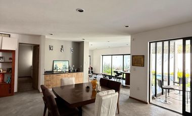 CASA CON ALBERCA AMUEBLADA O SIN AMUEBLAR EN CLUB DE GOLF SLP