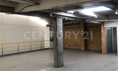 Arriendo espectacular local amplio e iluminado de 368m2 duplex con mezanine