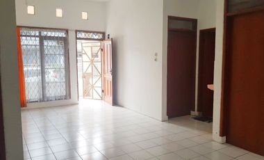 Di Sewakan Rumah 4BR Siap Huni Dekat Tol di Taman Kopo Indah 2 Bandung