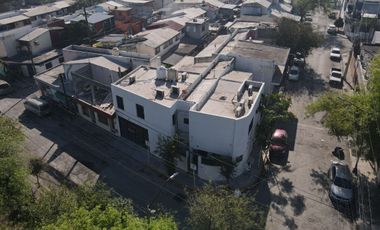 Casa de 4 Recámaras en Constituyentes de Querétaro 5to  Sector San Nicolás