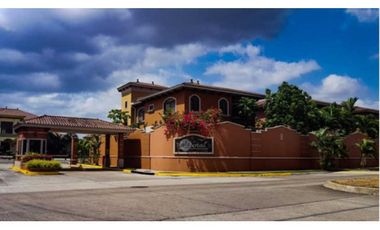 EN VENTA CASA EL DORAL COSTA SUR 4REC 3B