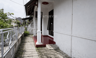 Rumah 2lt Dalam Perumahan Dekat RS Hardjolukito Jogja