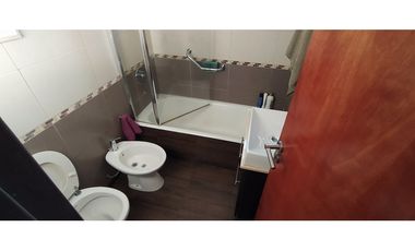 DEPARTAMENTO DE TRES AMBIENTES CON DEPENDENCIA EXCELENTE UBICACION