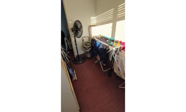 DEPARTAMENTO DE TRES AMBIENTES CON DEPENDENCIA EXCELENTE UBICACION