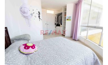 Casa De 4 Niveles, Con Piscina Y Bar Lounge