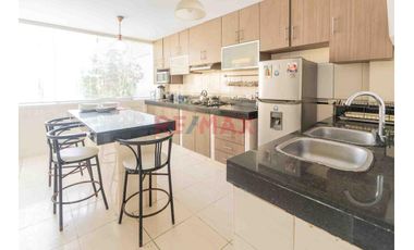 Casa De 4 Niveles, Con Piscina Y Bar Lounge