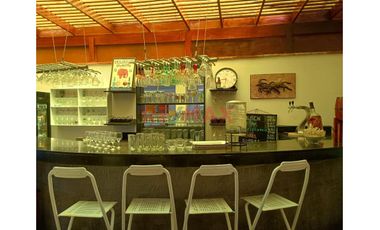 Casa De 4 Niveles, Con Piscina Y Bar Lounge