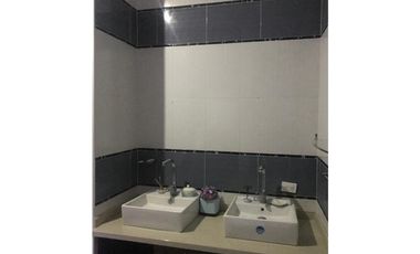 SE VENDE CASA DE TRES PISOS EN EL MUNICIPIO DE TOLÚ - SUCRE