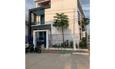 SE VENDE CASA DE TRES PISOS EN EL MUNICIPIO DE TOLÚ - SUCRE