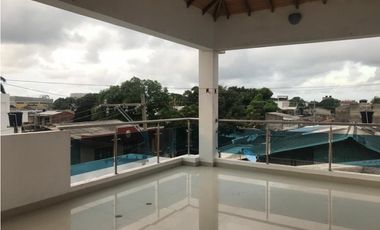 SE VENDE CASA DE TRES PISOS EN EL MUNICIPIO DE TOLÚ - SUCRE