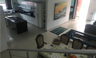 SE VENDE CASA DE TRES PISOS EN EL MUNICIPIO DE TOLÚ - SUCRE