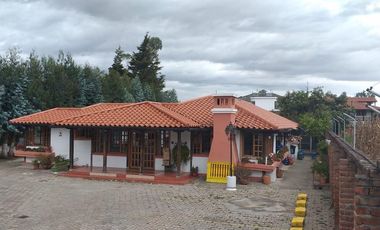 VENTA- Hermosa Hostería en venta con Instalaciones Estilo Rustico en Guaranda 20URB186