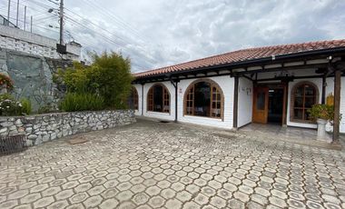 VENTA- Hermosa Hostería en venta con Instalaciones Estilo Rustico en Guaranda 20URB186