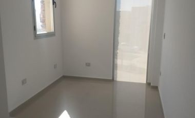 Venta de Casa 4 ambientes Lagos de Canning 1