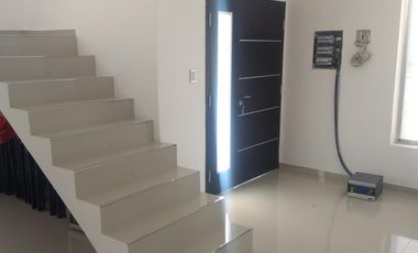 Venta de Casa 4 ambientes Lagos de Canning 1
