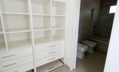 Venta de Casa 4 ambientes Lagos de Canning 1