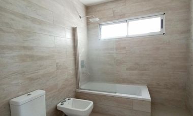 Venta de Casa 4 ambientes Lagos de Canning 1