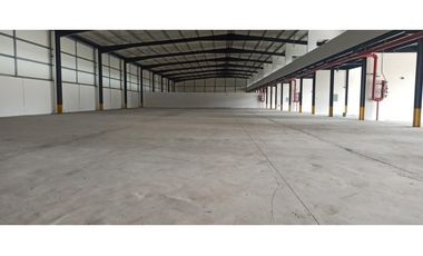 SE VENDE O SE ALQUILA  BODEGA EN JUAN DIAZ >>2000MT2<<