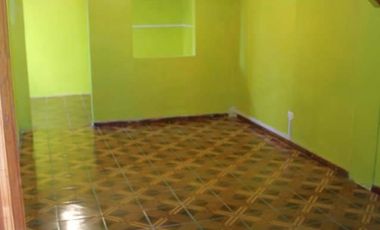 SE VENDE CASA CON EXCELENTE UBICACIÓN EN LA CIUDAD DE LONGAVÍ.
