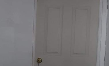 SE VENDE CASA CON EXCELENTE UBICACIÓN EN LA CIUDAD DE LONGAVÍ.