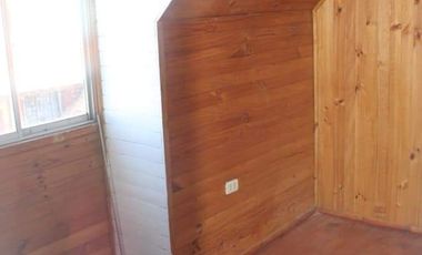 SE VENDE CASA CON EXCELENTE UBICACIÓN EN LA CIUDAD DE LONGAVÍ.