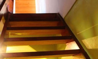 SE VENDE CASA CON EXCELENTE UBICACIÓN EN LA CIUDAD DE LONGAVÍ.