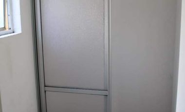 SE VENDE CASA CON EXCELENTE UBICACIÓN EN LA CIUDAD DE LONGAVÍ.