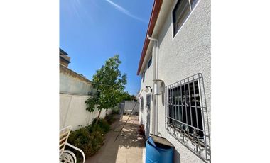 CASA EN VENTA EN CENTRO DE QUILPUÉ