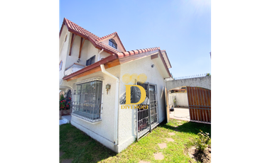 CASA EN VENTA EN CENTRO DE QUILPUÉ