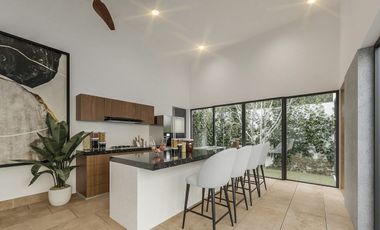 Residencia Yaxlum al norte de Mérida Yucatán,  1 planta con alberca