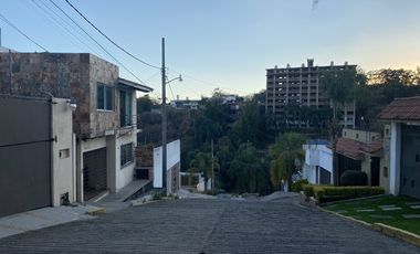 Terreno Urbano en Lomas de Zompantle Cuernavaca - ROQ-895-Tu