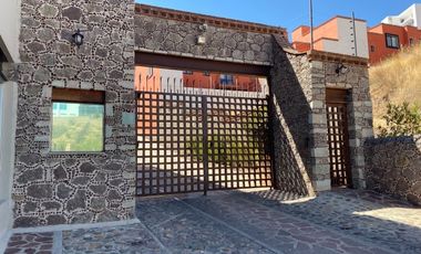Departamento en RENTA tipo loft de lujo preciosa vista amueblado en Guanajuato