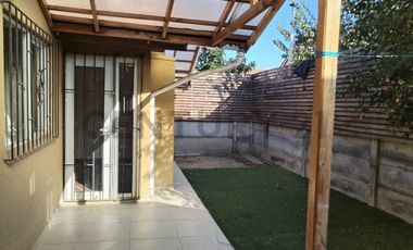 Se Arrienda Casa en Buin, condominio Aires de Buin.