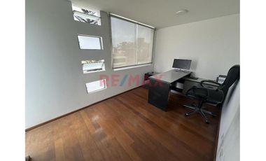 ”¡Tu Oficina Y Almacén Juntos! 274M2 En Alquiler Con Todo Lo Que Necesitas”