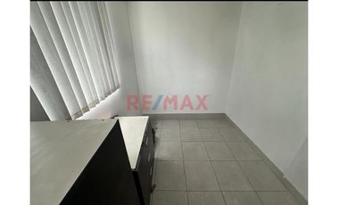 ”¡Tu Oficina Y Almacén Juntos! 274M2 En Alquiler Con Todo Lo Que Necesitas”