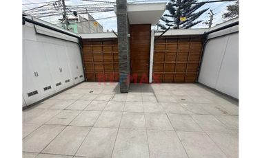 ”¡Tu Oficina Y Almacén Juntos! 274M2 En Alquiler Con Todo Lo Que Necesitas”