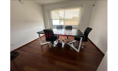 ”¡Tu Oficina Y Almacén Juntos! 274M2 En Alquiler Con Todo Lo Que Necesitas”