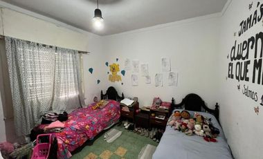 VENTA DE CASA 4 AMBIENTES - LOTE DE 500 M² - MONTE GRANDE