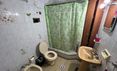 VENTA DE CASA 4 AMBIENTES - LOTE DE 500 M² - MONTE GRANDE