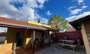 VENTA DE CASA 4 AMBIENTES - LOTE DE 500 M² - MONTE GRANDE