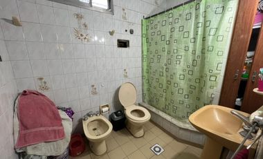 VENTA DE CASA 4 AMBIENTES - LOTE DE 500 M² - MONTE GRANDE