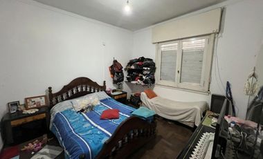 VENTA DE CASA 4 AMBIENTES - LOTE DE 500 M² - MONTE GRANDE