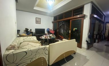 Rumah 2 Lantai di Tebet