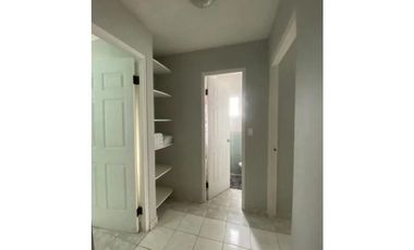 ALQUILO APARTAMENTO EN PARQUES DE TOCANA